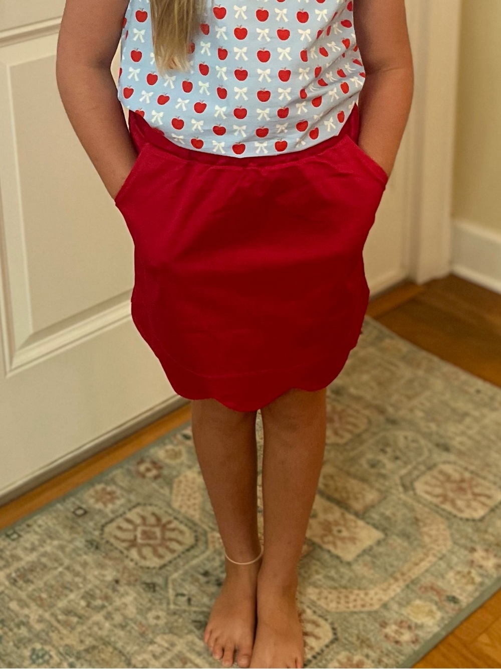 Girls scallop hem skirt